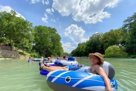 The Outlook - And Deck Views Of Hill Country Hébergement de vacances