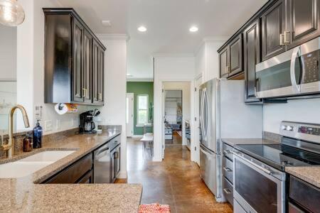 The Outlook - And Deck Views Of Hill Country Dripping Springs