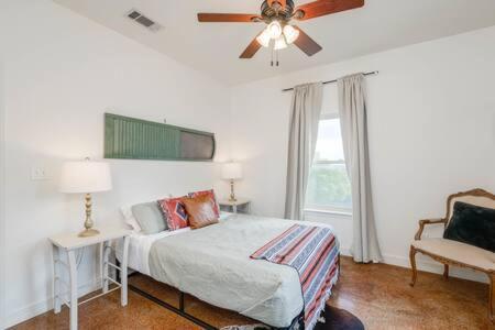 The Outlook - And Deck Views Of Hill Country Hébergement de vacances Dripping Springs