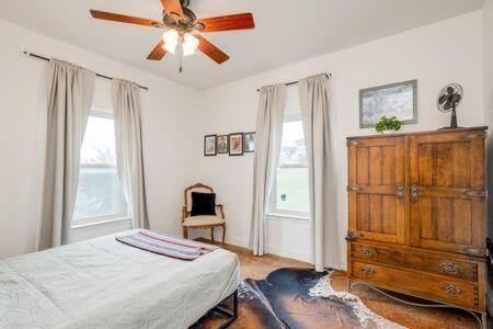 The Outlook - And Deck Views Of Hill Country Hébergement de vacances *