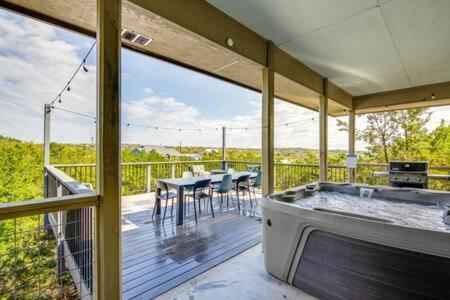 The Outlook - And Deck Views Of Hill Country Hébergement de vacances